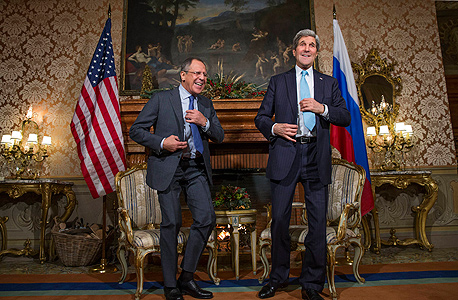 שר החוץ של ארה"ב ג'ון קרי ושר החוץ הרוסי סרגיי לברוב בפגישתם השבוע, צילום: איי פי