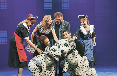 "101 כלבים וגנבים". בבימויו של צדי צרפתי