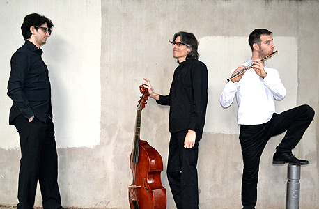 מימין: רואי אמוץ, עירא גבעול ומתן פורת. "המוזיקה עצמה לא מקבלת תוכן חדש. המדיום חדש"