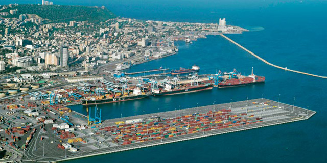נמל חיפה יקלוט אוניות שלא הצליחו לפרוק מטענים במצרים עקב המהומות