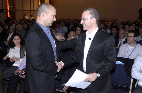 דיויד גילה (מימין) ונפתלי בנט. "רוצים מקסימום תחרות"