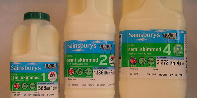 גם בלי מחאה חברתית: החלב זול יותר ממים בבריטניה