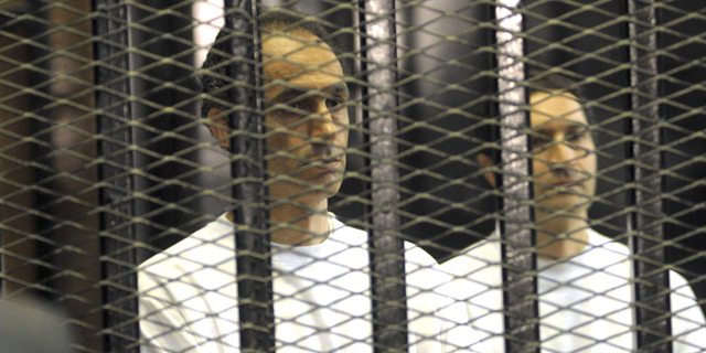 בית משפט בקהיר זיכה את בניו של מובארק והורה לשחררם 