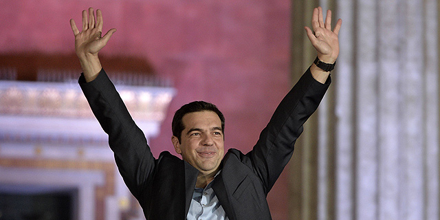 ההשבעה של ראש ממשלת יוון ציפרס: בלי עניבה - ובלי ארכיבישוף