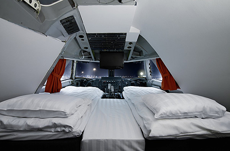 החדר המובחר ביותר הוא בתא הטייס שממנו נקף נוף מרהיב, צילום: Jumbo Stay