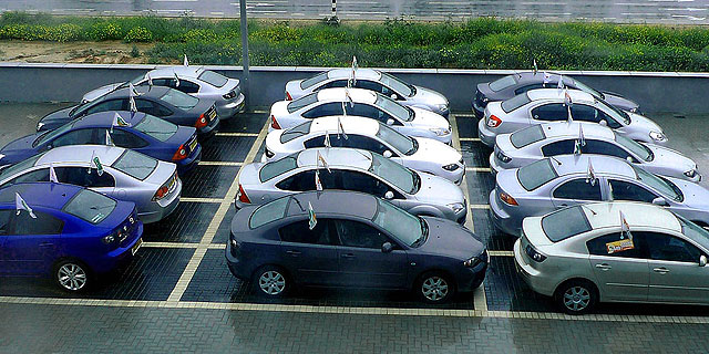 המדינה רוצה לשכור אלפי מכוניות בשנה לעובדיה