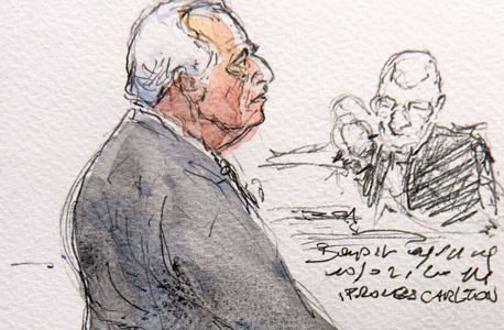 איור של דומיניק שטראוס-קאהן מעיד בבית המשפט בצרפת, צילום: איי אף פי
