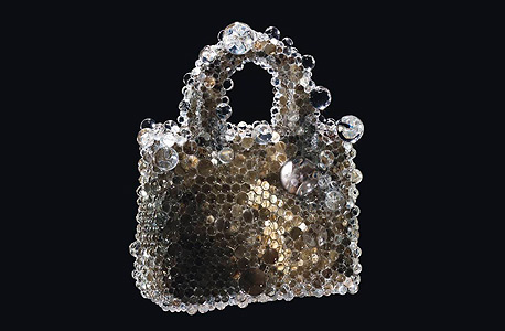 התיק בעיצוב האמן היפני קוהיי נווים