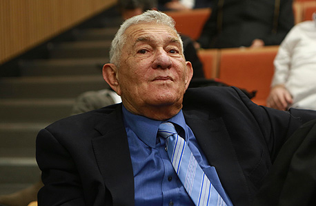 צבי בר, ראש עיריית ר"ג לשעבר בבית המשפט היום