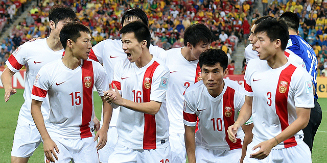 סין תאמן פעוטות בכדורגל