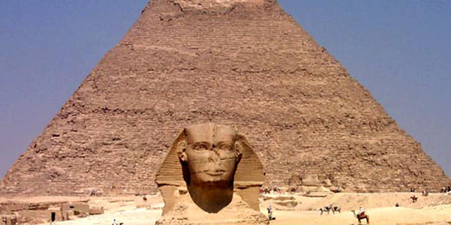 למי שייכות הפירמידות?