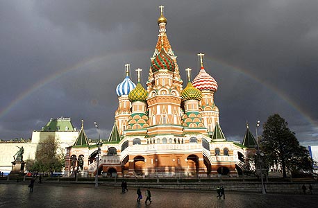 פוטין ומדבדב מציגים: סיור תיירותי בין מוסקבה לסנט פטרבורג