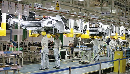 טויוטה: הייצור התכווץ ב-30% בחודש מרץ