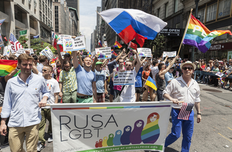 מצעד מחאה בניו יורק נגד רדיפת ההומאים והלסביות ברוסיה
