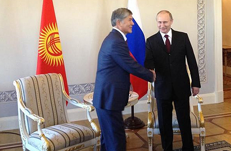 פוטין עם נשיא קירגיסטן. לאן הוא נעלם?, צילום: טוויטר