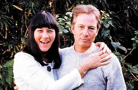 עם חברתו סוזן ברמן, שנורתה בראשה בלוס אנג'לס ב־2000