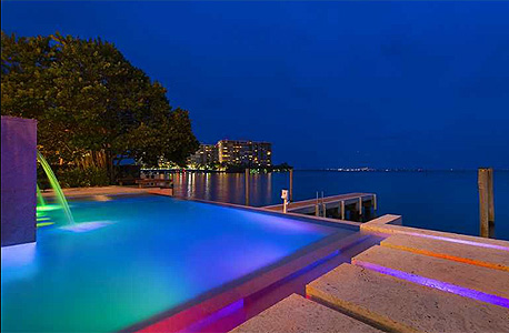 הבית במיאמי כולל כמובן בריכה, צילום: opulenceinternationalrealty.com