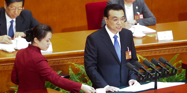 ראש ממשלת סין: &quot;אין בסיס לפיחות נוסף בשווי היואן&quot;