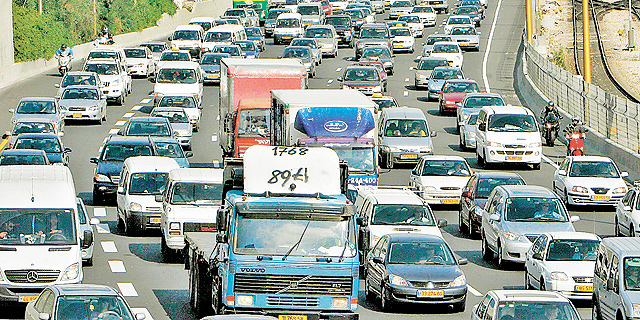 צפוף פה: 2.96 מיליון מכוניות נסעו בכבישי ישראל בסוף 2014