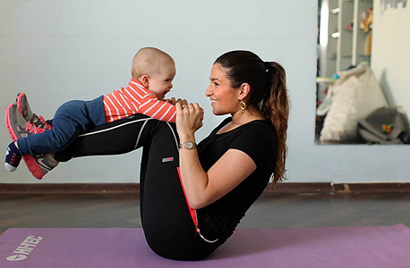  מי משקולת של אמא. סט תרגילים שהתינוק מהווה חלק בלתי נפרד מה