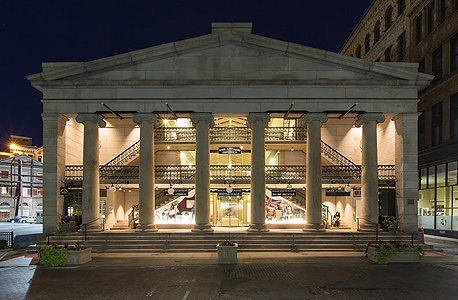 הקניון עוצב בסגנון יווני עתיק, צילום: Northeast Collaborative Architects
