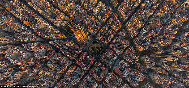העיר המסודרת באופן מושלם היא ברצלונה בספרד - כשהכנסייה סגרדה פמיליה המפורסמת במרכז, צילום: AirPano
