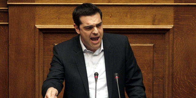 דיווח: &quot;יוון מתכוננת לנקוט בצעד הדרמטי ולהכריז על חדלות פירעון&quot;
