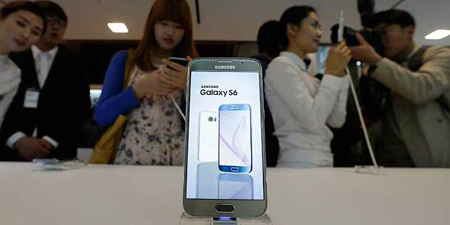 גלקסי S6 בחנות בקוריאה