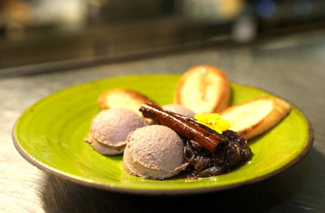 פטה כבדים עם קינמון וריבת בצל פטה כבדים עם קינמון וריבת בצל