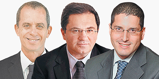 מימין: עורכי הדין סיני אליאס, אהרון מיכאלי וגיורא ארדינסט, צילום: עמית שעל, אוראל כהן