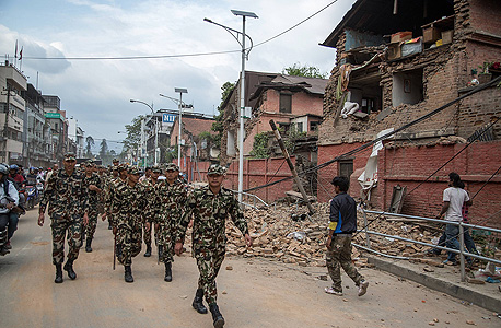 רעש אדמה ב נפאל רעידת אדמה קטמנדו חיילים צבא, צילום: אימג'בנק, Gettyimages