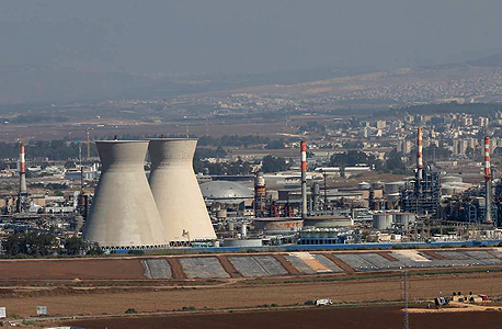 מפעל בזן בתי זיקוק נפט ב מפרץ חיפה, צילום: אלעד גרשגורן