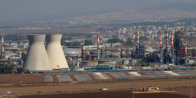 הקרב על התעשייה במפרץ חיפה: משרד הכלכלה נגד משרד הסביבה