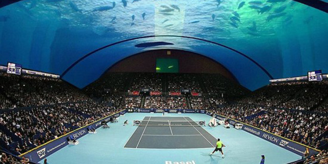רק בדובאי: מגרש טניס מתחת למים