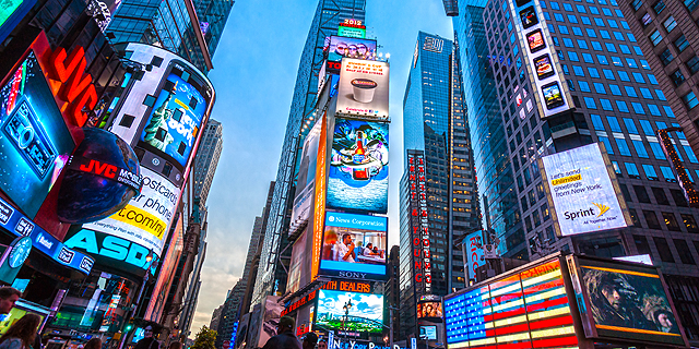 עיריית ניו יורק נדרשת להסיר את שלטי הפרסום הענקיים בטיימס סקוור