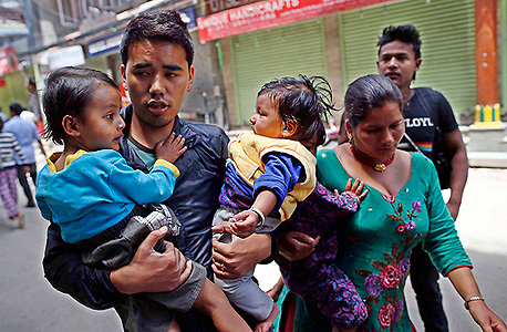 רעידת אדמה שנייה ב נפאל קטמנדו , צילום: אי פי איי