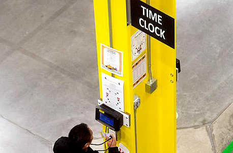 שעון נוכחות באמזון, הכריחו את העובדים לעבור בדיקות בטחוניות על חשבון זמנם הפרטי