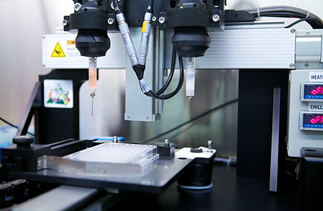 מדפסת תלת-ממד של לוריאל, משמשת להדפסת דגמים שעוד לא יצאו לשוק