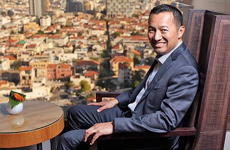 לואיס אוגנס. תפקיד: ראש מחלקת מחקר השווקים המתעוררים בג'יי.פי. מורגן; תפקיד קודם: ראש תחום אמריקה הלטינית בג'יי.פי. מורגן; השכלה: דוקטור לכלכלה מ־New York University; לואיס אוגנס. תפקיד: ראש מחלקת מחקר השווקים המתעוררים בג'יי.פי. מורגן; תפקיד קודם: ראש תחום אמריקה הלטינית בג'יי.פי. מורגן; השכלה: דוקטור לכלכלה מ־New York University;