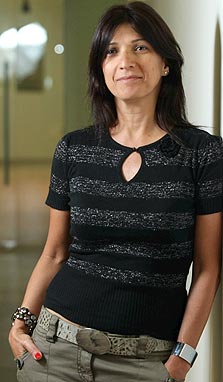 יפעת אדורם. עובדים על שיוני חוק המחקר והפיתוח