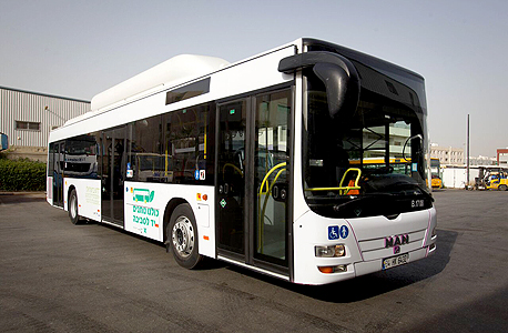 אגד מאן סופרגז אוטובוס מונע בגז טבעי  ב חיפה , צילום: שוקה כהן