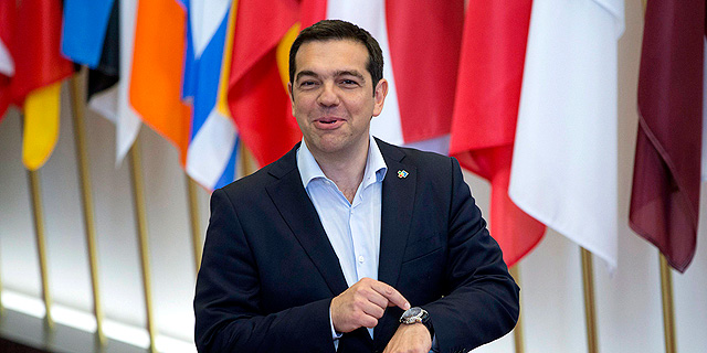 האם יוון מתגמשת? שר הפנים: נגיש הצעה משופרת במו&quot;מ עם הנושים