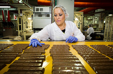מפעל שוקולד של שטראוס־עלית. משתמשים בשומן טרנס טבעי בלבד