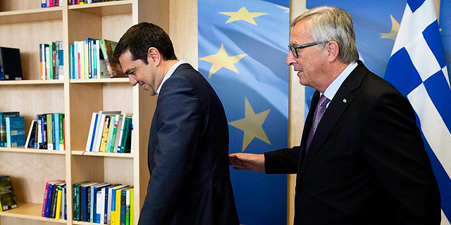 ראש ממשלת יוון הכריז על משאל עם שיחליט אם לקבל את האולטימטום האירופי