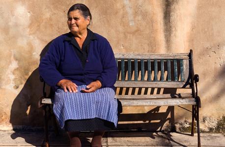 קשישיה ביוון. האם תקבל את הקצבה היום?, צילום: שאטרסטוק
