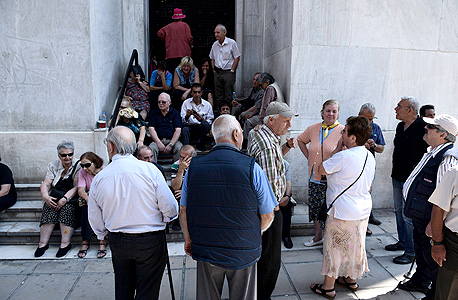 יוון פנסיונרים פנסיה ה משבר ב יוון , צילום: איי פי