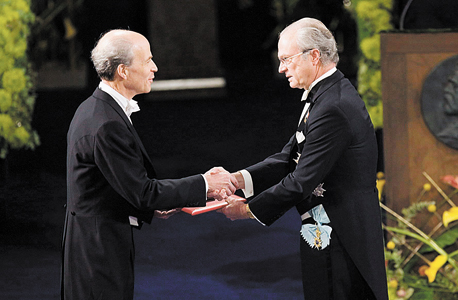 קורנברג מקבל פרס נובל בכימיה ב־2006. "זו עובדה מאוד מעניינת שבערך חצי מכל זוכי פרס הנובל אי פעם היו סטודנטים של זוכי פרס נובל אחרים"