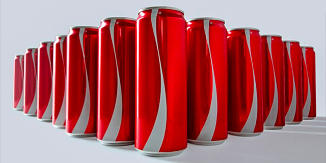 קוקה-קולה הסירה ברמדאן את הלוגו על פחיות כדי להיאבק בדעות קדומות