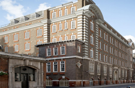 בניין הסקוטלנד יארד הישן בלונדון שיהפוך למלון יוקרה