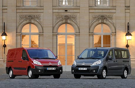 משמאל: הגרסה המקורית משמאל: הגרסה המקורית